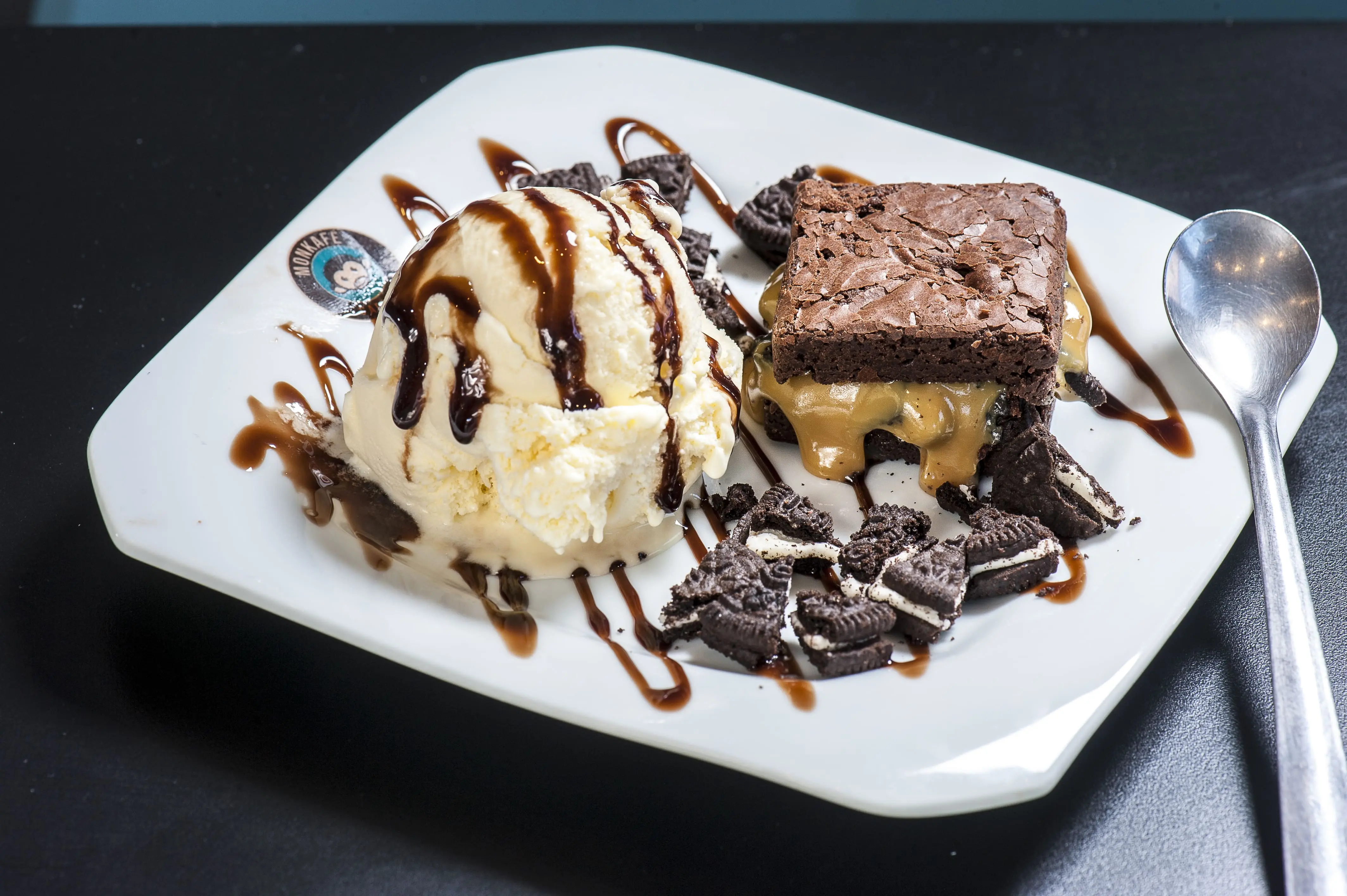 Sobremesa premium Monkafé - Brownie com sorvete